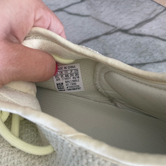 Yeezy 350 V2 Butter - Picture 4 of 6